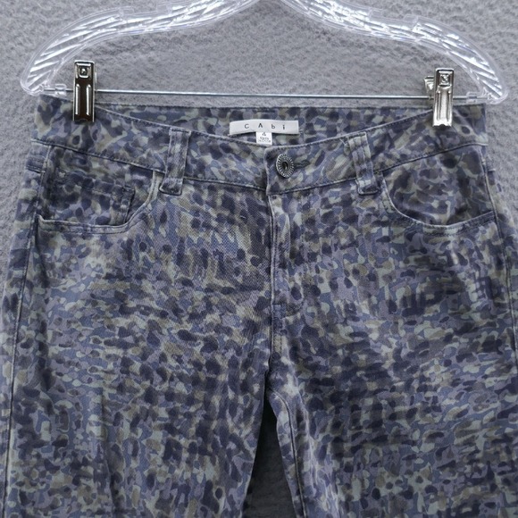 CAbi Womens Modern Camo Skinny Jeans Size 4 Gray‎ 5 Pocket Low Rise Jegging - Picture 3 of 13